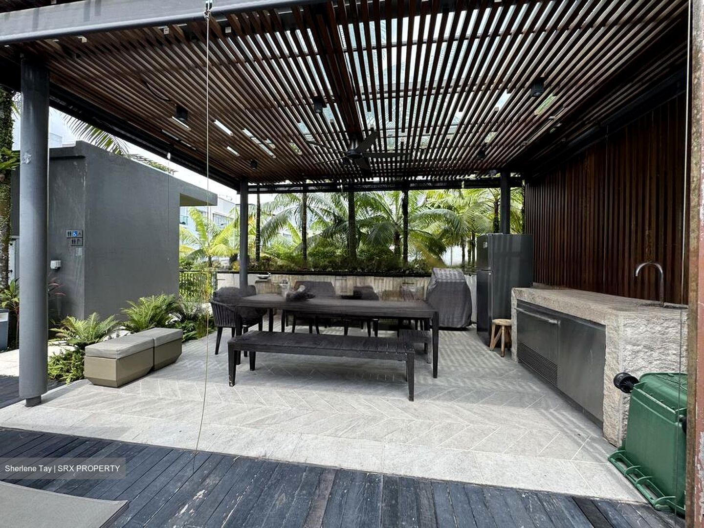 Sunrise Avenue (D28), Terrace #484923421